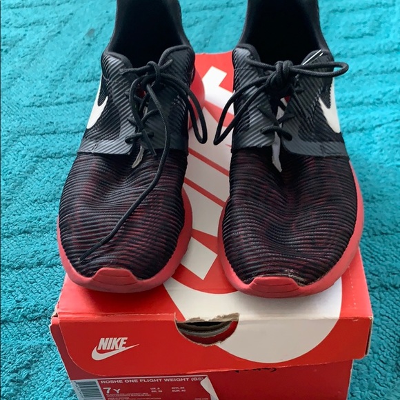 Sneakers - Picture 2 of 6